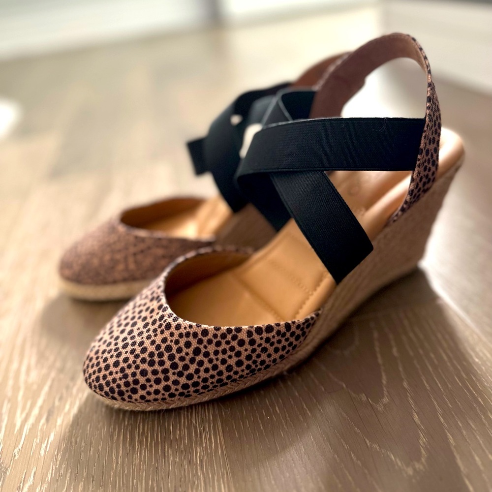 Women’s size 9 me too wedge espadrille